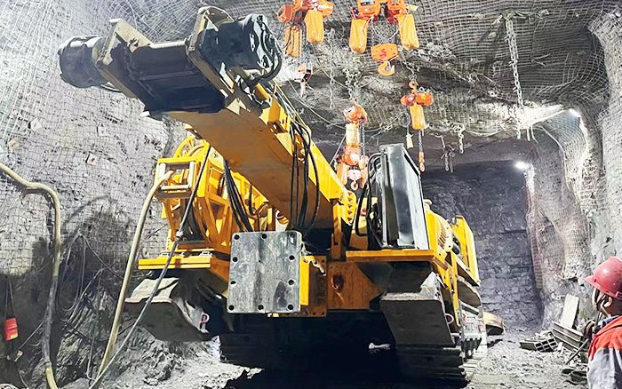 掘進磷礦！徐工XTR7/360掘進機點磷成金