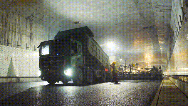 開(kāi)車(chē)穿越海底！徐工又干了個(gè)大灣區(qū)超級(jí)工程！