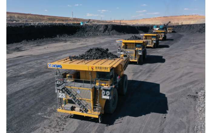 一人指揮10輛車！徐工加速智能化、無(wú)人化推進(jìn)