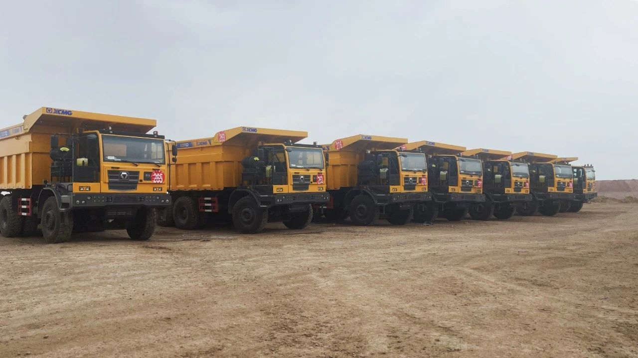 百臺(tái)交付！徐工礦卡賦能內(nèi)蒙古現(xiàn)代化礦山建設(shè)