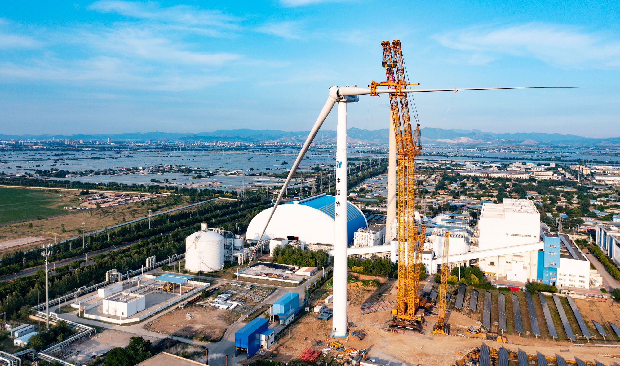 4000噸級履帶起重機海上風(fēng)電首秀！徐工新成就達成（√）