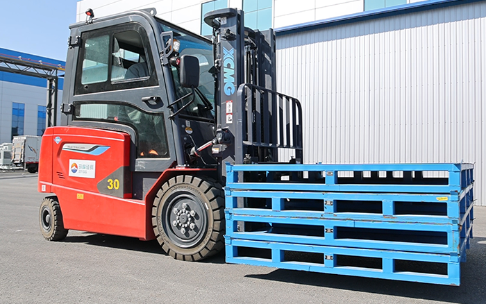  徐工新能源叉車助力華北變壓器設(shè)備制造廠高效運(yùn)轉(zhuǎn)