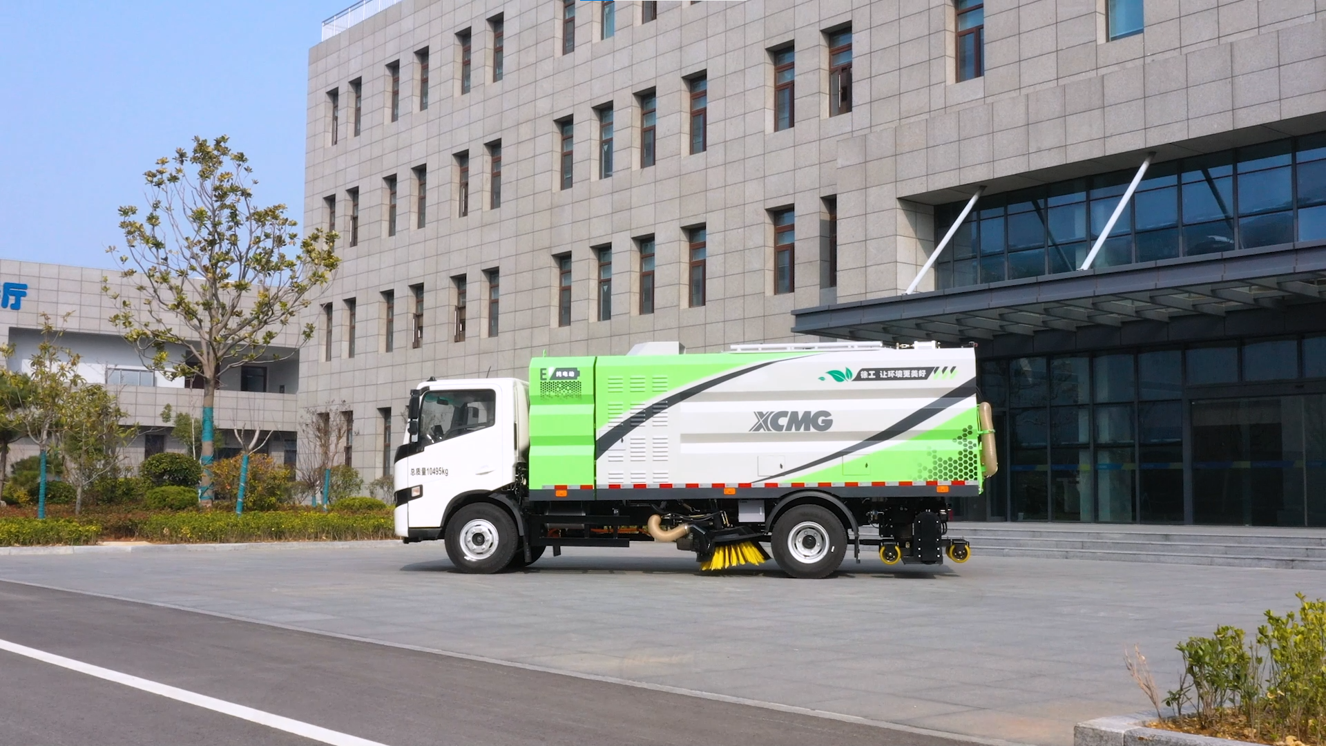 【新品搶先看】無懼灰塵挑戰(zhàn)，徐工干濕兩用吸塵車強勢來襲！