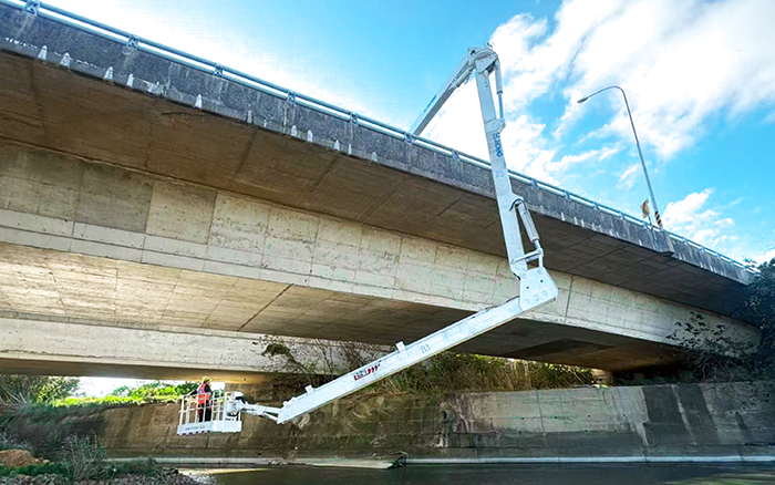 橋梁養(yǎng)護神器！徐工 QJZ18 筑牢橋梁安全防線