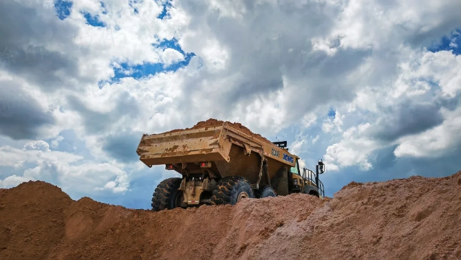 大展身手，徐工“礦山越野王”征戰(zhàn)東南亞