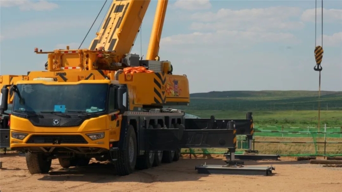 穩(wěn)鉤定乾坤！徐工G2代XCA200G8-1決勝風(fēng)電基礎(chǔ)吊裝