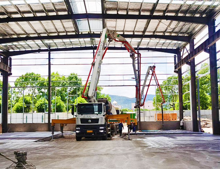 鋼鐵脊梁！徐工HB37米泵車顯實(shí)力 ！