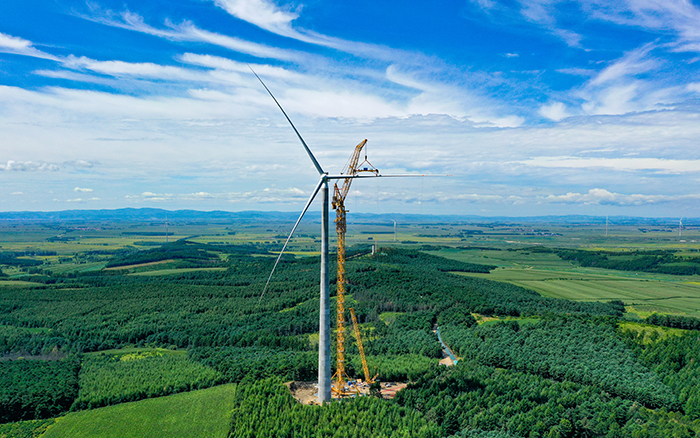 全球最高最大風(fēng)電動臂塔機，首秀告捷！