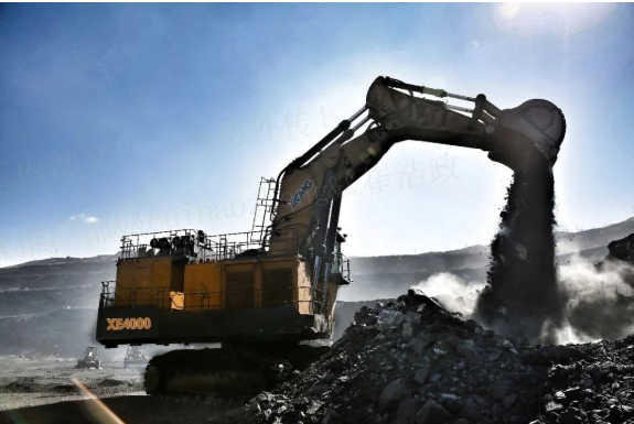 近5萬(wàn)小時(shí)高效出勤！徐工XE4000液壓鏟受礦區(qū)高度贊揚(yáng)！