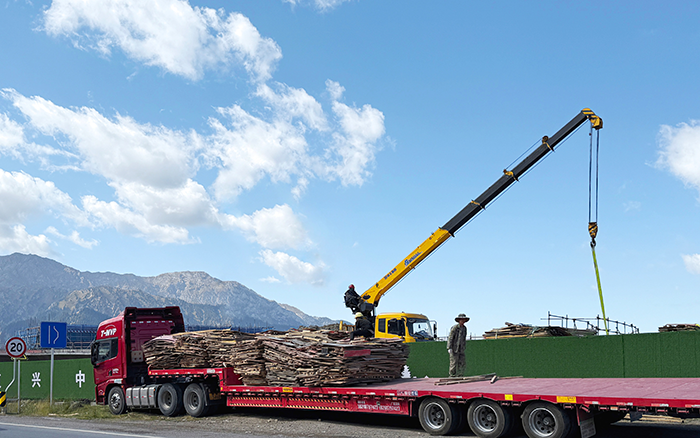 徐工 “鋼鐵力士” 亮劍西北，硬核吊裝火力全開
