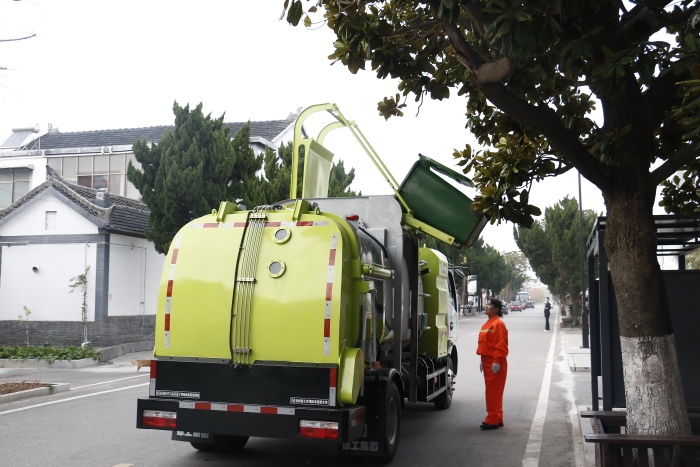 零碳收運、高效閉環(huán) | 徐工純電動餐廚垃圾車助力賈汪潘安湖綠色環(huán)衛(wèi)升級