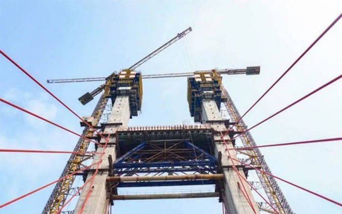 離通車又近一步！南孟溪特大橋主塔全面封頂