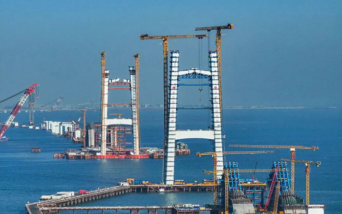 超級工程，徐工“雙塔”助力封頂！