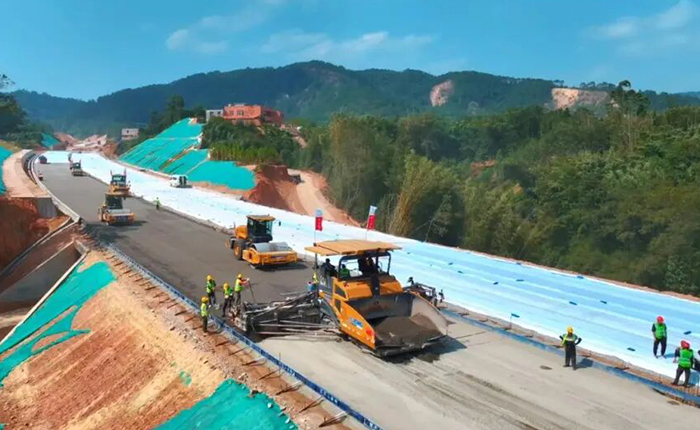 壓實(shí)跳出“憑經(jīng)驗(yàn)”，智能技術(shù)來 “把關(guān)”