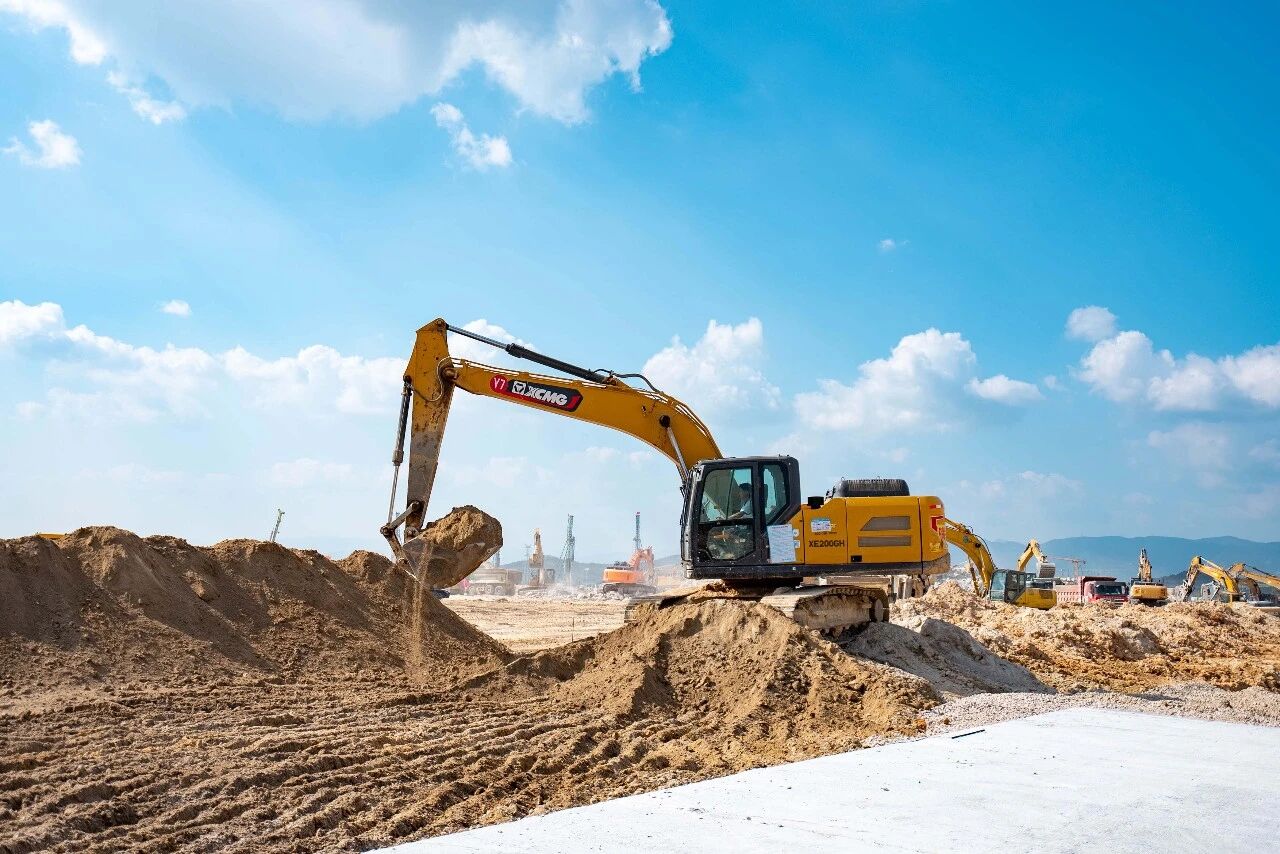 十個(gè)月，一座廠！徐工實(shí)力護(hù)航“超級(jí)電池工廠”