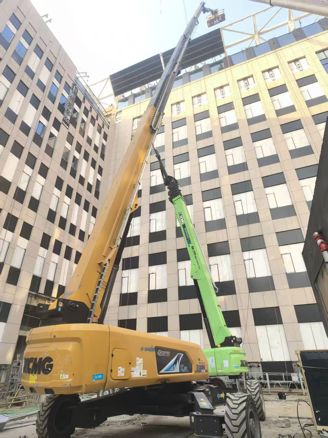 筑夢(mèng)名校！徐工高米數(shù)直臂高空作業(yè)平臺(tái)護(hù)航人大附中項(xiàng)目建設(shè)